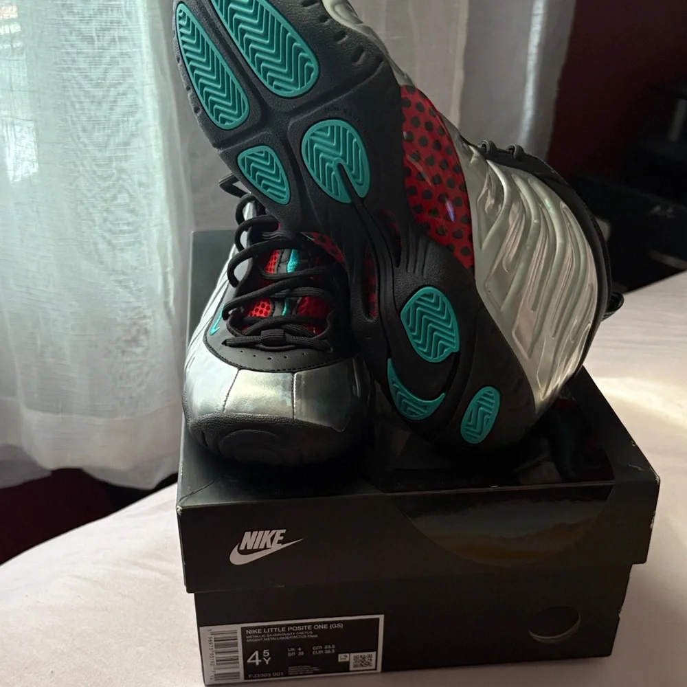 Nike Little Posite One. Brand New!